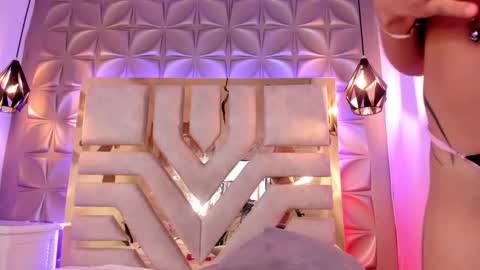 Snapshot of nahia_low chatting on December 3, 2024, 10:17 am Valeria online show from December 3, 2024, 10:17 am