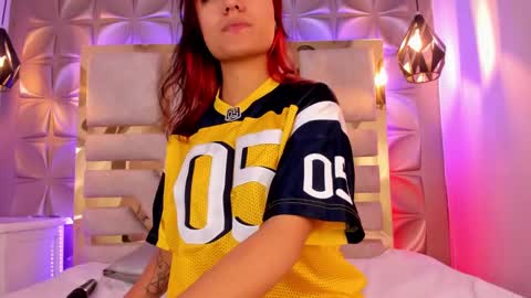 Snapshot of nahia_low chatting on December 5, 2024, 7:27 am Valeria online show from December 5, 2024, 7:27 am