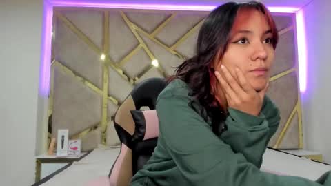 Snapshot of nahia_low chatting on February 18, 2025, 2:59 am Valeria online show from February 18, 2025, 2:59 am