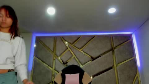 Snapshot of nahia_low chatting on February 20, 2025, 3:01 am Valeria online show from February 20, 2025, 3:01 am