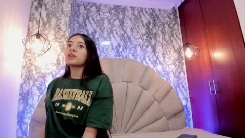 Snapshot of nahia_low chatting on February 21, 2025, 3:12 am Valeria online show from February 21, 2025, 3:12 am