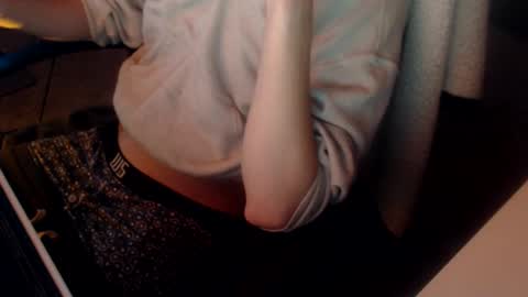 Snapshot of naj8 chatting on September 22, 2025, 3:52 am Drew online show from September 22, 2025, 3:52 am