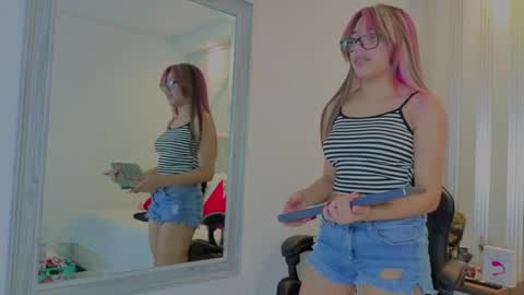 Snapshot of nami_sweet_ chatting on October 4, 2025, 3:59 am nami_sweet_ online show from October 4, 2025, 3:59 am