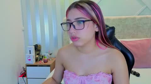Snapshot of nami_sweet_ chatting on October 20, 2025, 2:39 pm nami_sweet_ online show from October 20, 2025, 2:39 pm