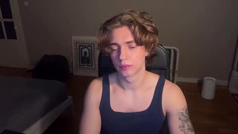 Snapshot of namiraaxel chatting on January 16, 2025, 7:52 pm Georges online show from January 16, 2025, 7:52 pm