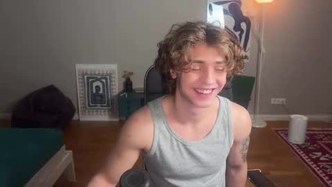 Snapshot of namiraaxel chatting on January 21, 2025, 7:39 pm Georges online show from January 21, 2025, 7:39 pm