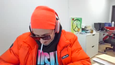 Snapshot of nassobout chatting on December 23, 2024, 6:27 pm nassobout online show from December 23, 2024, 6:27 pm