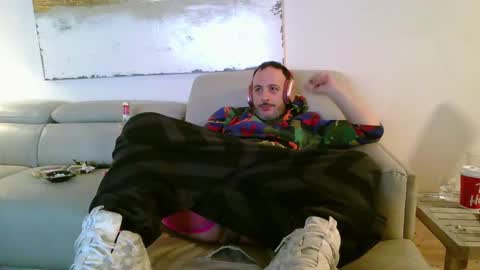 Snapshot of nassobout chatting on January 1, 2025, 8:45 am nassobout online show from January 1, 2025, 8:45 am