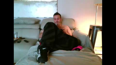 Snapshot of nassobout chatting on October 13, 2025, 9:53 am nassobout online show from October 13, 2025, 9:53 am