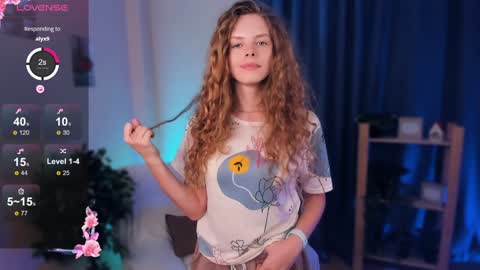 Snapshot of nataly_hello chatting on December 2, 2024, 8:09 am Natalie online show from December 2, 2024, 8:09 am