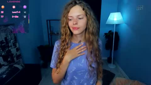 Snapshot of nataly_hello chatting on September 14, 2025, 5:17 am Natalie online show from September 14, 2025, 5:17 am