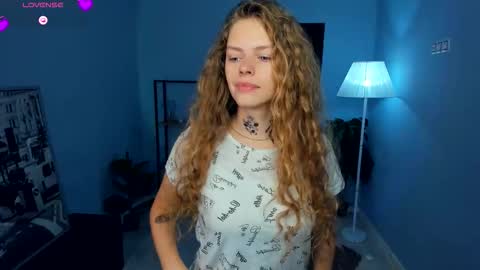 Snapshot of nataly_hello chatting on October 20, 2025, 5:08 am Natalie online show from October 20, 2025, 5:08 am