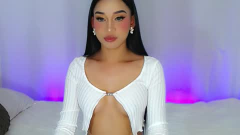 Snapshot of nathalie_hadid chatting on October 13, 2025, 6:08 pm please follow me guyss online show from October 13, 2025, 6:08 pm