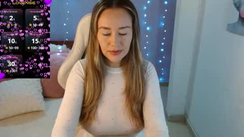 Snapshot of naty_sweet21 chatting on October 19, 2025, 12:00 am Natalia online show from October 19, 2025, 12:00 am
