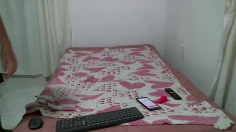 Snapshot of natyscoth chatting on January 19, 2025, 3:29 am      online show from January 19, 2025, 3:29 am