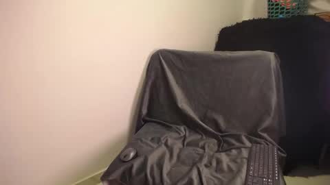 Snapshot of natyscoth chatting on March 7, 2025, 3:29 am      online show from March 7, 2025, 3:29 am