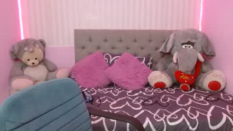 Snapshot of naughty_ariel chatting on February 11, 2025, 6:55 pm Zoe online show from February 11, 2025, 6:55 pm