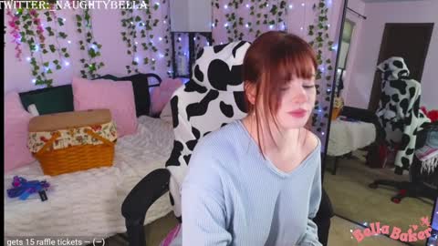 Snapshot of naughty_bella99 chatting on December 5, 2024, 7:49 pm bella online show from December 5, 2024, 7:49 pm