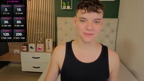 Snapshot of naughty_twink_ chatting on October 3, 2025, 3:25 am Noah online show from October 3, 2025, 3:25 am