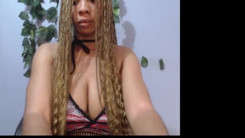 Snapshot of naughty_xxbunny chatting on February 19, 2025, 7:39 am beauty online show from February 19, 2025, 7:39 am