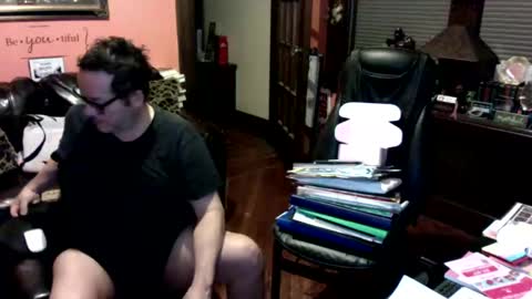 Snapshot of naughtybone chatting on January 1, 2025, 9:17 am naughtybone online show from January 1, 2025, 9:17 am