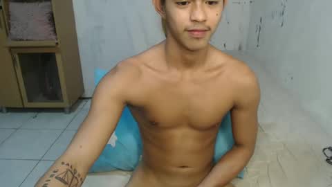 Snapshot of naughtyboylouie chatting on February 11, 2025, 4:02 pm Loue online show from February 11, 2025, 4:02 pm