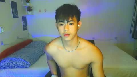 Snapshot of naughtyboylouie chatting on September 20, 2025, 12:28 pm Loue online show from September 20, 2025, 12:28 pm