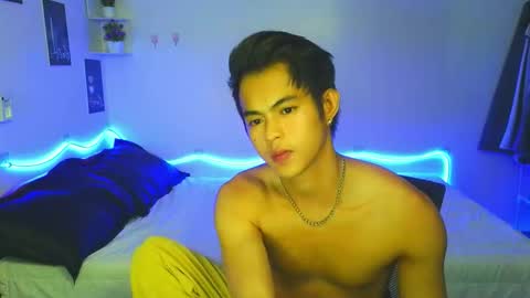 Snapshot of naughtyboylouie chatting on October 20, 2025, 11:10 am Loue online show from October 20, 2025, 11:10 am