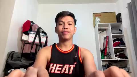 Snapshot of naughtybutsexy69 chatting on October 14, 2025, 8:04 am Arch online show from October 14, 2025, 8:04 am