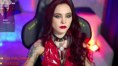 Snapshot of nelle_ chatting on November 3, 2025, 5:25 pm    online show from November 3, 2025, 5:25 pm