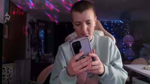 Snapshot of nerdy_squirty chatting on December 17, 2024, 9:39 am NerdySquirty online show from December 17, 2024, 9:39 am