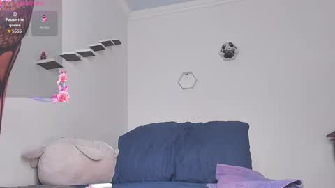 Snapshot of nesferet_sanz chatting on September 23, 2025, 8:12 pm Aleja online show from September 23, 2025, 8:12 pm