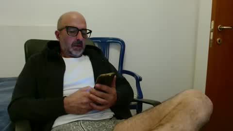 Snapshot of new_simi_74 chatting on October 19, 2025, 4:24 am simi online show from October 19, 2025, 4:24 am