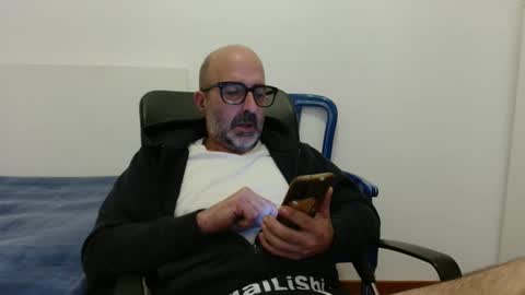 Snapshot of new_simi_74 chatting on October 25, 2025, 5:37 am simi online show from October 25, 2025, 5:37 am