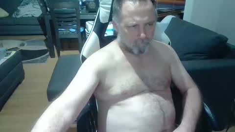 Snapshot of newvvorld chatting on October 21, 2025, 10:10 pm NewWorld online show from October 21, 2025, 10:10 pm