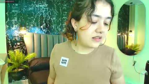 nia_starkx online show from September 20, 2025, 6:53 pm