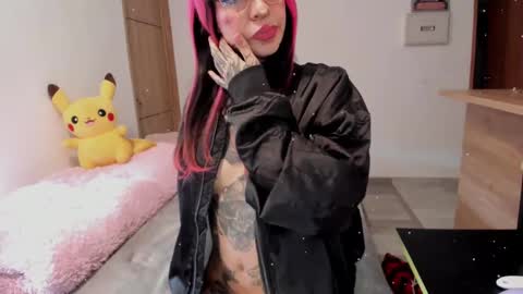 Snapshot of nicki_1 chatting on March 12, 2025, 7:38 pm   Help me reach 100 thumbs up online show from March 12, 2025, 7:38 pm