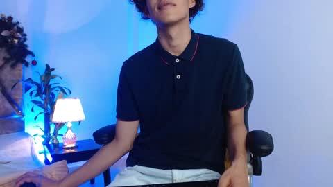 Snapshot of nickolas_moon chatting on December 14, 2024, 2:53 pm Nickolas Muoz online show from December 14, 2024, 2:53 pm