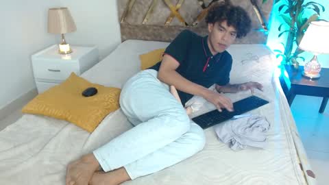 Snapshot of nickolas_moon chatting on December 14, 2024, 5:58 pm Nickolas Muoz online show from December 14, 2024, 5:58 pm