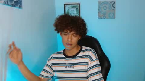 Snapshot of nickolas_moon chatting on December 24, 2024, 3:27 am Nickolas Muoz online show from December 24, 2024, 3:27 am