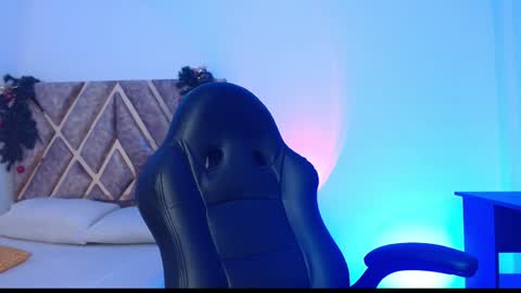 Snapshot of nickolas_moon chatting on January 5, 2025, 9:47 pm Nickolas Muoz online show from January 5, 2025, 9:47 pm