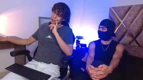 Snapshot of nickolas_moon chatting on February 23, 2025, 1:42 pm Nickolas Muoz online show from February 23, 2025, 1:42 pm