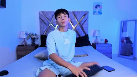 Snapshot of nickolas_moon chatting on October 19, 2025, 8:42 pm Nickolas Muoz online show from October 19, 2025, 8:42 pm