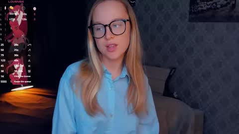 Snapshot of nicolavanderbie chatting on October 12, 2025, 4:17 pm Nicoletta online show from October 12, 2025, 4:17 pm
