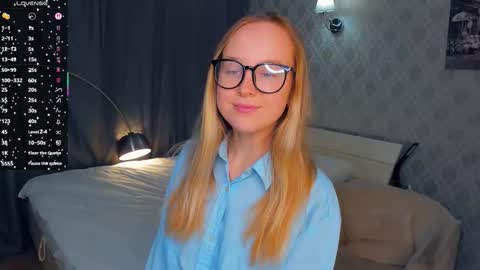 Snapshot of nicolavanderbie chatting on October 19, 2025, 5:13 pm Nicoletta online show from October 19, 2025, 5:13 pm