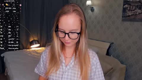 Snapshot of nicolavanderbie chatting on October 20, 2025, 4:07 pm Nicoletta online show from October 20, 2025, 4:07 pm