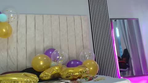 nicole_and_thiago online show from September 25, 2025, 8:56 pm