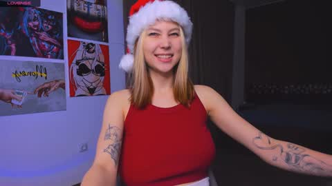 Snapshot of nicole_matt chatting on December 21, 2024, 12:31 am Nicole online show from December 21, 2024, 12:31 am