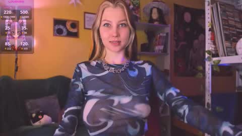 Snapshot of nicole_matt chatting on October 2, 2025, 3:02 am Nicole online show from October 2, 2025, 3:02 am