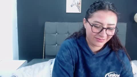 Snapshot of nicolee_8 chatting on September 27, 2025, 11:26 am nicolee_8 online show from September 27, 2025, 11:26 am